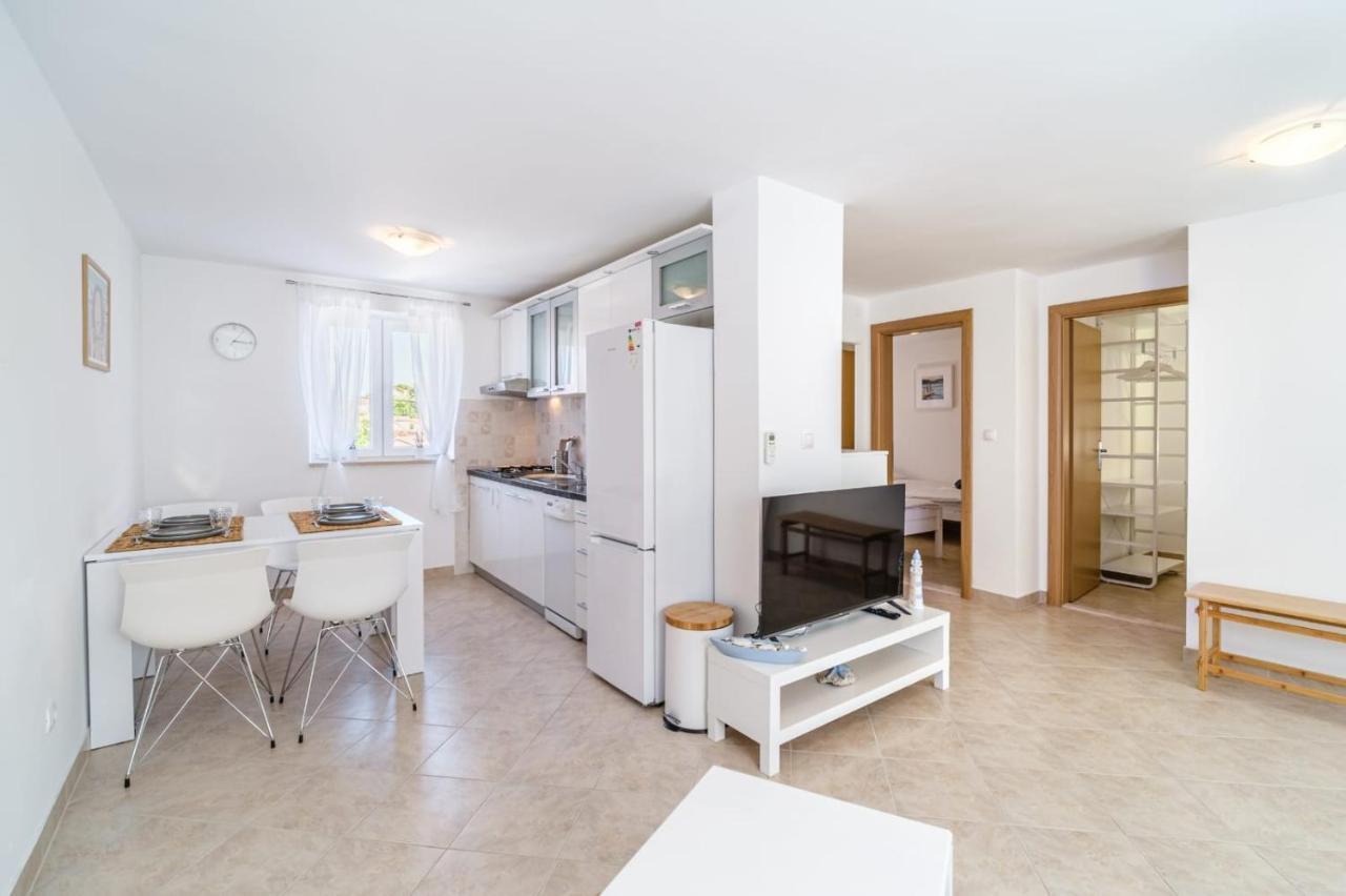 Apartmani P&S Supetar Exteriör bild