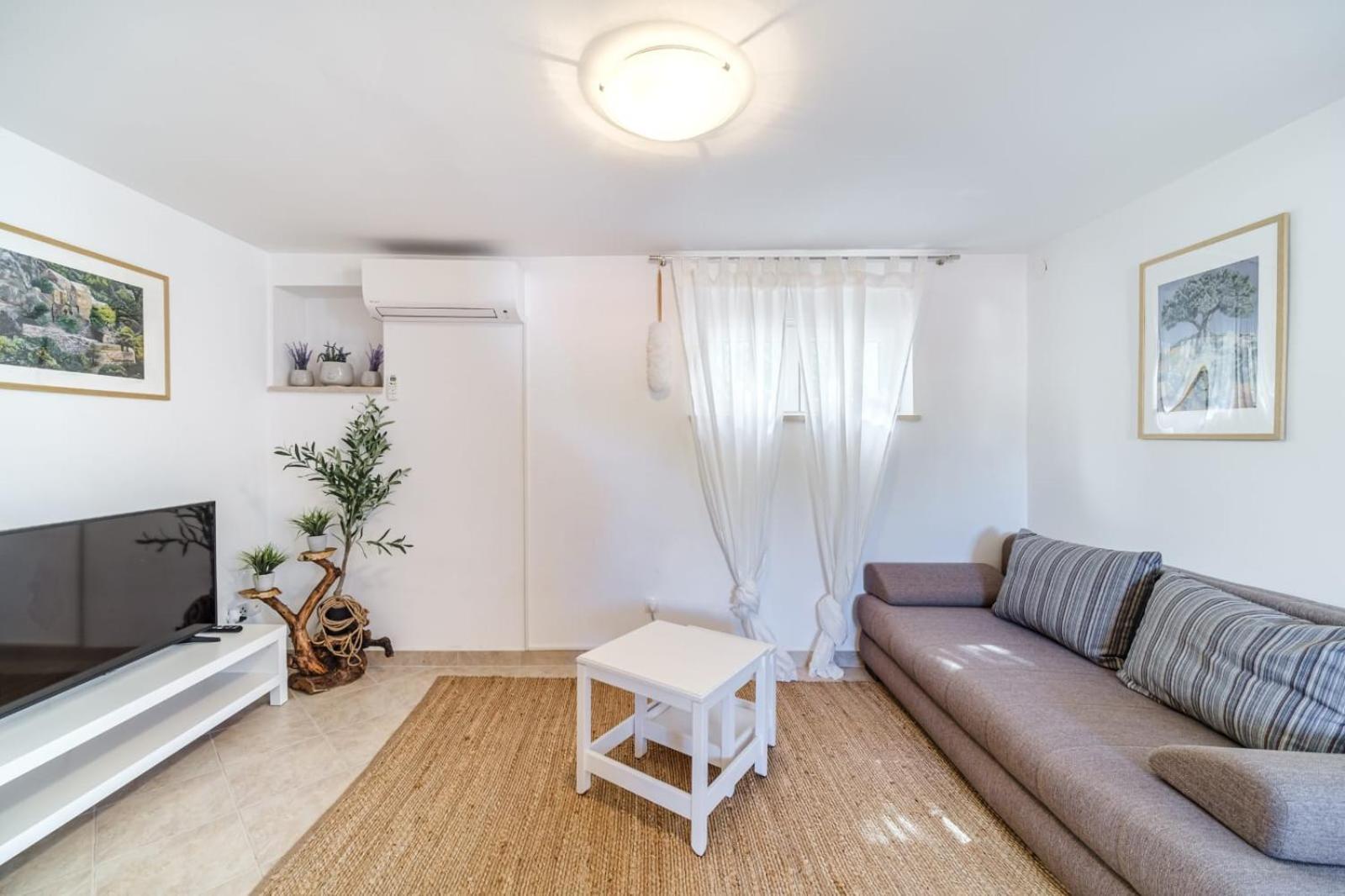 Apartmani P&S Supetar Exteriör bild